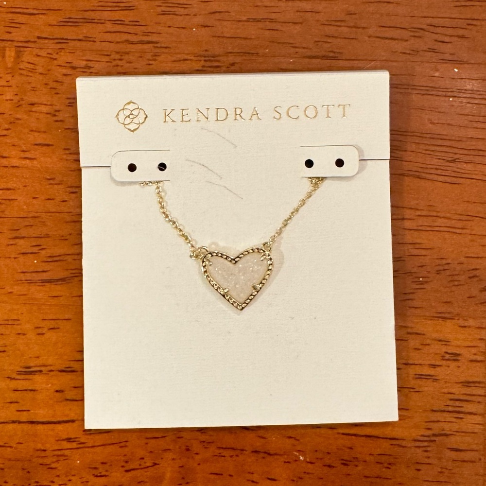 Kendra Scott Ari Heart 20 inch Heart Iridescent Gold Chain Necklace